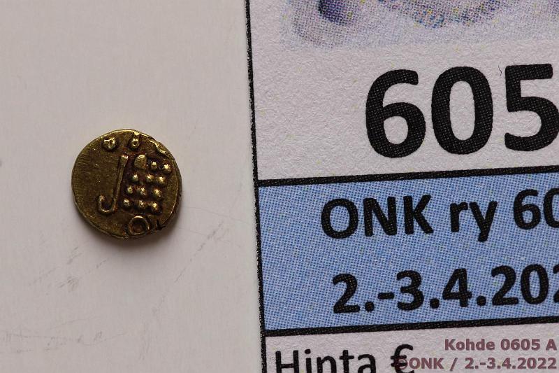 k-0605-a.jpg - Kohde 605 (kuva 1/2), lhthinta: 50 € / ei tarjouksia Intia Fanam 1782-1799 Au, Mysore, Haidar Ali, kunto: 8