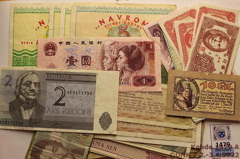 k-1479-a.jpg - Kohde 1479, lhthinta: 5 € / myyntihinta: 13 € Er (35) 1900-2000-l Eesti 2kr, Indonesia 1-10sen(8), Kiinan pikkuseteleit(11), NL 50kop ja 1 tservonets -37, Italia 1000l, Suomi repaleiset 25p -18 ja 20mk -45 LB, Saksa 50mk 1918-19(3), 1000mk -10, kaupunkiseteli, Serbia 10 din 2006, Romania NAVROM -sarjaa 5 cent ja 25 cent (3), kunto: 1-9