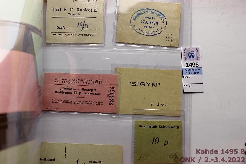 k-1495-b.jpg - Kohde 1495 (kuva 2/2), lhthinta: 15 € / myyntihinta: 23 € 10 p - 5 mk (11) Ostokortteja: Helsingin Kaupungin Vestnsuojelukeskus 50p-4mk (5); T:mi F.F.Kaskelin; Saarijrven Nuorisoseura 35p; Helsingin kaupunginhallitus siltamaksu 50p; Sigyn 5mk; Filmikellari 1mk evakoille; Kristinestads Drtselskontor 10p, kunto: 4-9