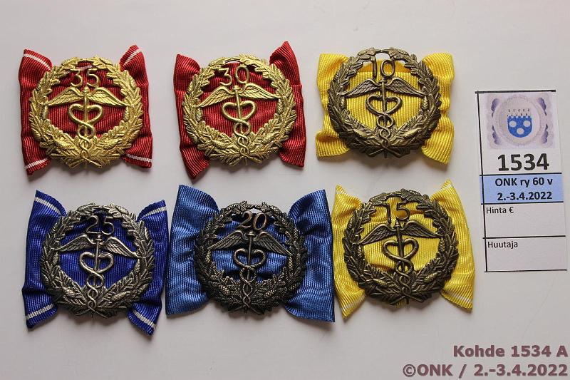 k-1534-a.jpg - Kohde 1534, lhthinta: 10 € / myyntihinta: 10 € Keskuskauppakamari (6) 1960-76 10, 15, 20, 25, 30 ja 35 v. 10 v. Cu, muut hopeaa, neula poistettu kaikista, kunto: 8