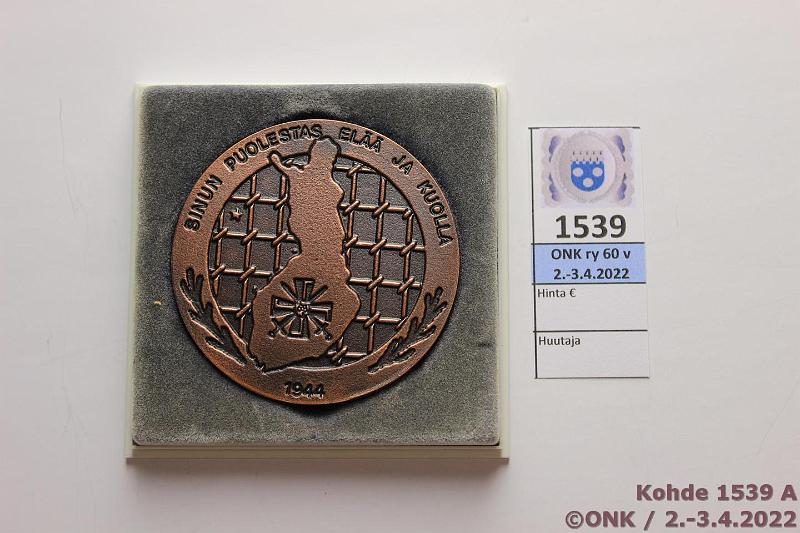 k-1539-a.jpg - Kohde 1539, lhthinta: 5 € / myyntihinta: 8 € Asektkent 1944 Br, 60mm, 881g, Veikko Kari, kunto: 9