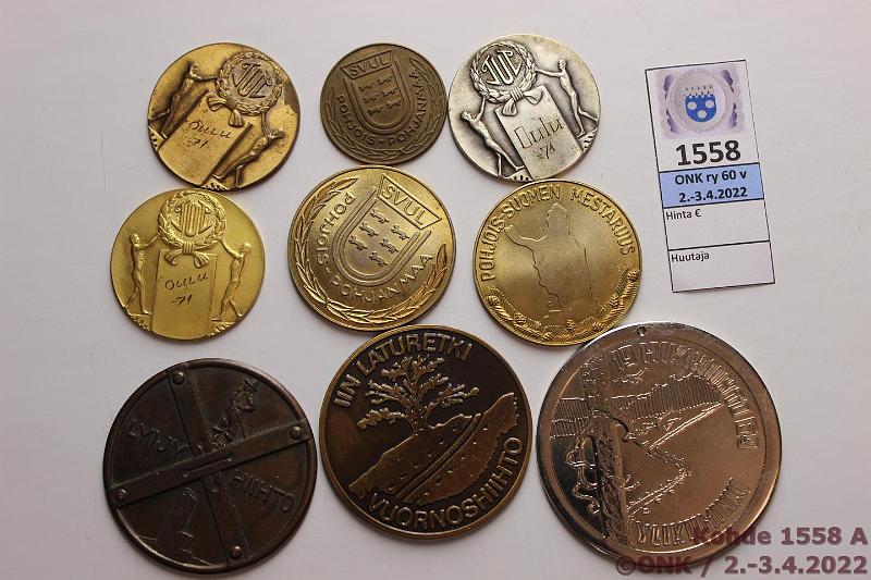 k-1558-a.jpg - Kohde 1558, lhthinta: 5 € / myyntihinta: 5 € Mitalit (9) Oulu- ja Pohjois-Suomi-aiheisia paikalliskilpailujen palkintoja/mitaleja: Lyijyhiihto; Iin laturetki, Vuornoshiihto; Hikihiihto 1969, Ylikiiminki; Pohjois-Suomen Mestaruus, ampumahiihto 1984; SVUL, Pohjois-Pohjanmaa 1985 ja 1969; Oulu -71 yleisurheilumitalit, 1., 2. ja 3. palkinnot., kunto: 6-8