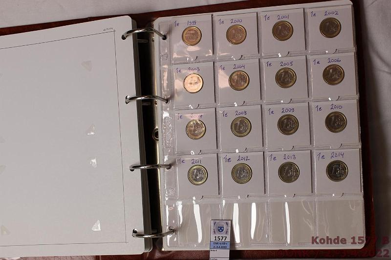 k-1577-b.jpg - Kohde 1577 (kuva 2/2), lhthinta: 275 € / ei tarjouksia Suomi-eurokansio 1 snt - 5 € (163) 1999-2014 1s-2€ 1999-2014 kaikki; 5€ 2003-2014 35 erilaista. Lhes kaikki rullatavaraa, 2€-02 kl 8. Rahasilmiss, nimellisarvo 237,08 €., kunto: 8-9