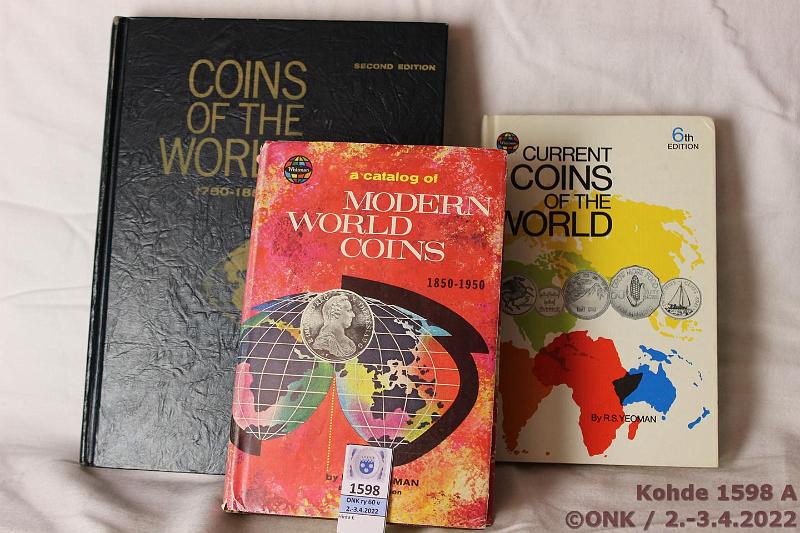 k-1598-a.jpg - Kohde 1598, lhthinta: 5 € / myyntihinta: 5 € Er (3) Craig: Coins of the World 1750-1850, 1971, 448 s. + Yeoman: Current Coins of the World, 1974, 288 s. + Yeoman: Modern World Coins, 1974, 512 s., kunto: Siistej