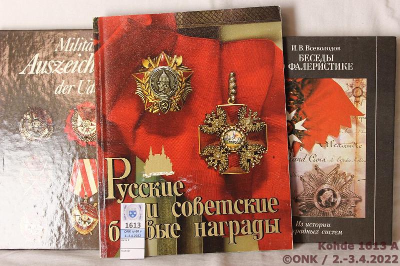 k-1613-a.jpg - Kohde 1613, lhthinta: 15 € / myyntihinta: 15 € Er (3) Durov: Russian and Soviet Military Awards, 1990, 103 s. + Herfurth: Militrische Auszeichnungen der UdSSR, 1987, 164 s. + Vsevolodov: Besedy o faleristike. Iz istorii nagradnyh sistem 1990, 335 s., kunto: Siistej