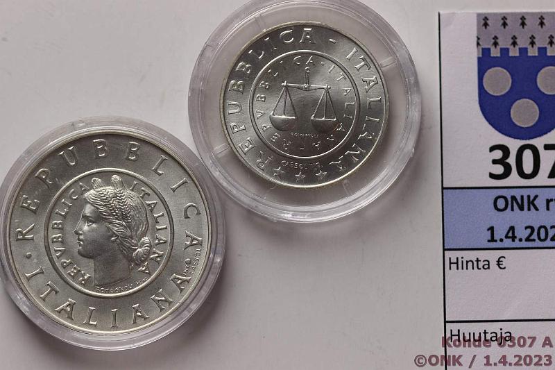k-0307-a.jpg - Kohde 307 (kuva 1/2), lhthinta: 25 € / ei tarjouksia Italia 1 lira (2) 2001 KM#219, 220 Ag, 17g/835, uusintapainokset vuoden 1946 ja 1951 liiroista, kapselit, kunto: 9