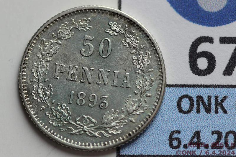 k-0067-b.jpg - Kohde 67 (kuva 2/2), lhthinta: 100 € / myyntihinta: 100 € 50 p 1893 Ag, arvopuolelle peilikiiltoa ja phpja. Loistelias!, kunto: 9