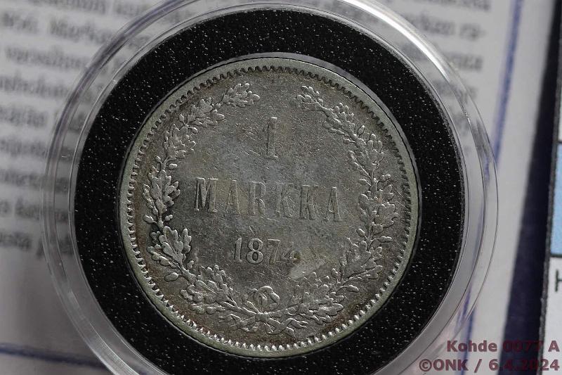 k-0077-a.jpg - Kohde 77, lhthinta: 5 € / myyntihinta: 7 € 1 mk 1874 Ag, puhd, muovitasku, tod, kunto: 4