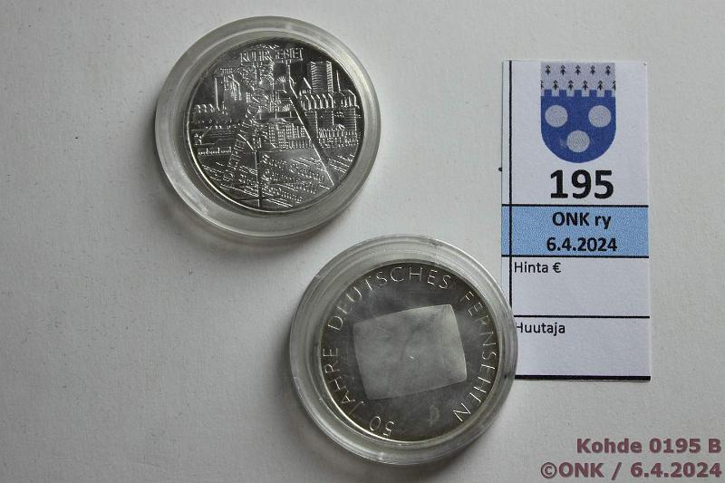 k-0195-b.jpg - Kohde 195 (kuva 2/2), lhthinta: 18 € / myyntihinta: 23 € 10 € (2) 2002, -03 Ag, 36g/925. Saksa -02 Fernsehen, -03 Ruhr, kaps, kunto: 9