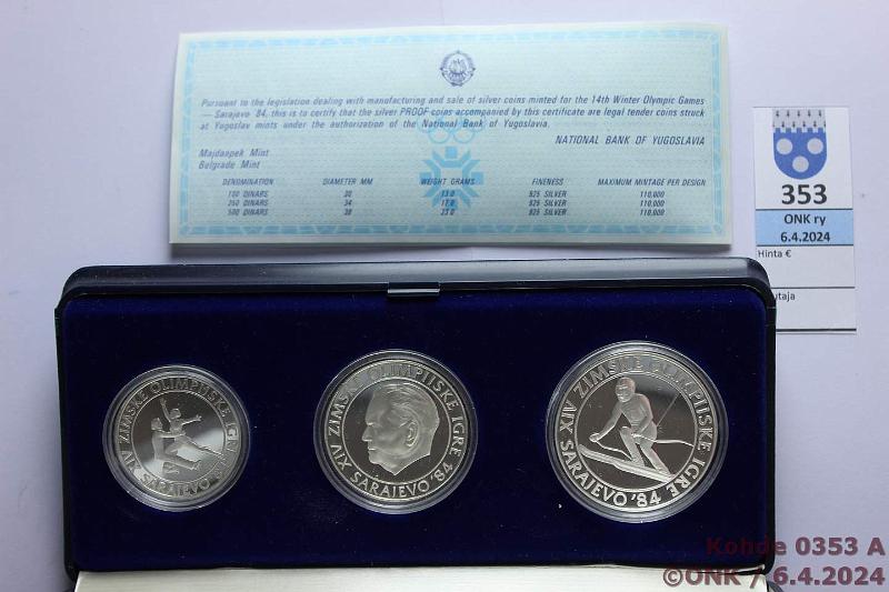 k-0353-a.jpg - Kohde 353 (kuva 1/2), lhthinta: 56 € / myyntihinta: 67 € Jugoslavia 100 - 500 din (6) 1984 KM#105-110 Ag, Proof, 106g/925. 2 x (100, 250 ja 500d), Sarajevo 1984. Laatikot+tod, kunto: 10