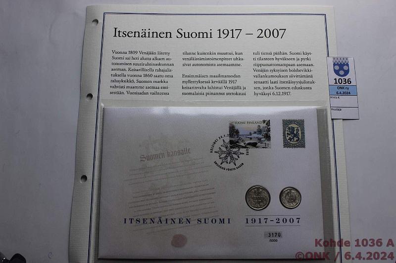 k-1036-a.jpg - Kohde 1036 (kuva 1/3), lhthinta: 5 € / myyntihinta: 13 € Oppaita ja muuta (5) A guidebook of Russian coins 1725-1982, 3. painos 1983, Robert Harris. Suomen rahojen hinnasto 1811-1995. Kansio, jossa Itseninen Suomi -sarjan EP-kuori, jossa 25+50p 1917 II. 2 kpl kuoria, joissa Marsalkan rintamerkki, kunto: 7-9