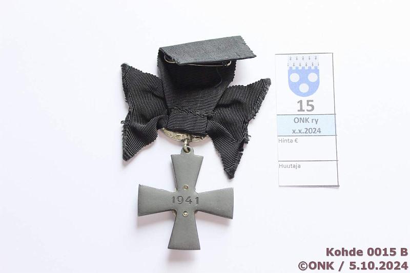 k-0015-b.jpg - Kohde 15 (kuva 2/2), lhthinta: 20 € / myyntihinta: 36 € VR sururisti 1941 Nauhoissa hieman rispaantumista, kunto: 9