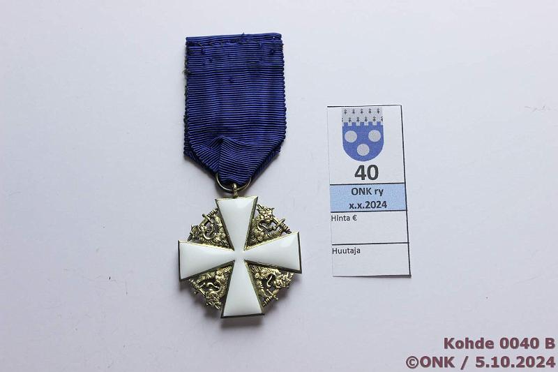 k-0040-b.jpg - Kohde 40 (kuva 2/2), lhthinta: 20 € / myyntihinta: 52 € SVR ritarimerkki Kullattua hopeaa, Ag 813, valm A.T, risti 38x38 mm, kunto: 8