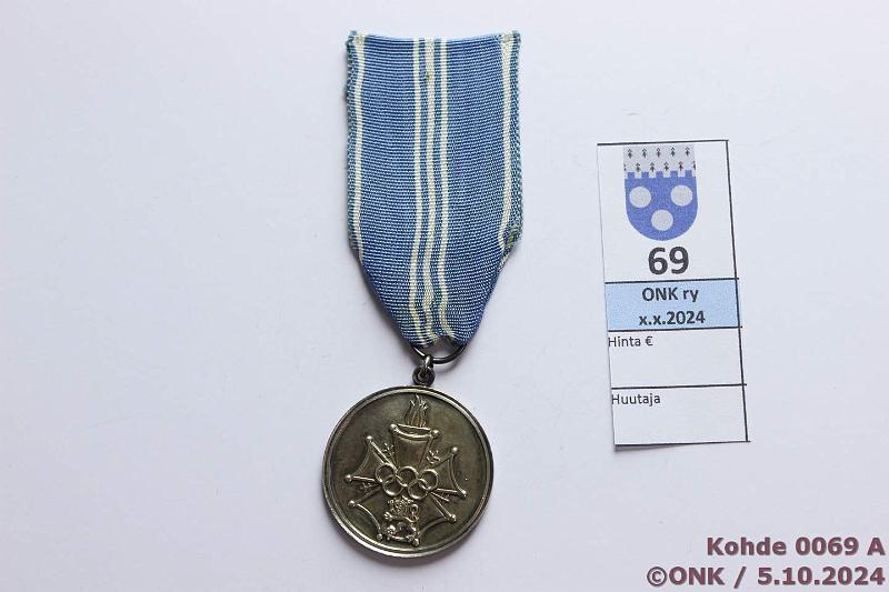 k-0069-a.jpg - Kohde 69 (kuva 1/2), lhthinta: 50 € / myyntihinta: 54 € SO ansiomitali 1952 Ag 916H, Y6=1952, ex-HNY, kunto: 8