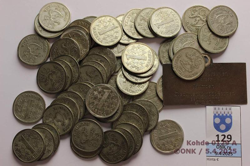 k-0129-a.jpg - Kohde 129, lhthinta: 60 € / myyntihinta: 84 € 1 mk (58+1) 1964-68 Ag, 371,2g/350. Lisksi n. 8,7g/830 hopealaatta (leimat), kunto: 4-5