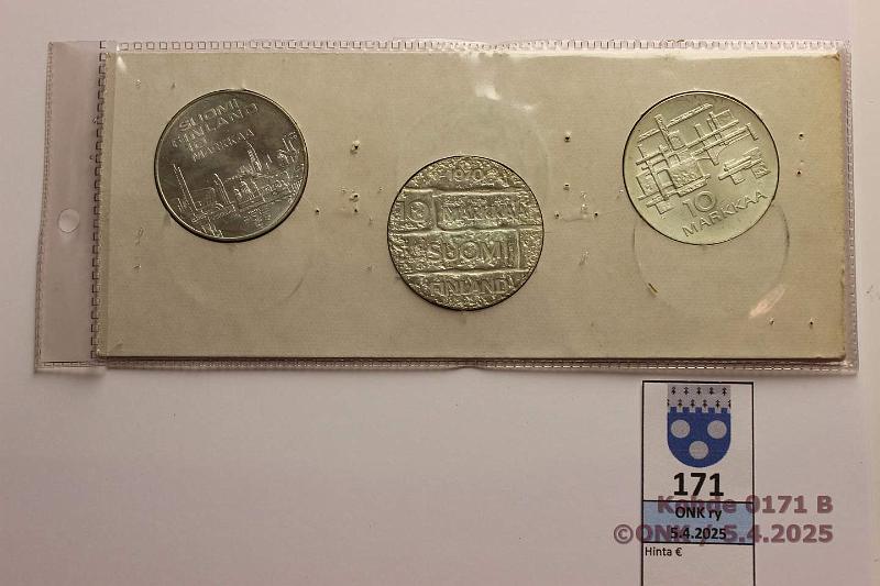 k-0171-b.jpg - Kohde 171 (kuva 2/2), lhthinta: 20 € / myyntihinta: 28 € 10 mk 1967, -70, -71 Ag. Pahvikortissa, jossa niitinreiki, kunto: 8-9
