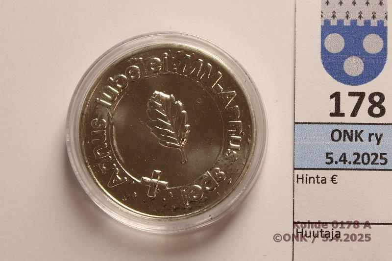 k-0178-a.jpg - Kohde 178 (kuva 1/2), lhthinta: 20 € / myyntihinta: 20 € 100 mk 2000 Ag. Riemuvuosi, kapseli, kunto: 9