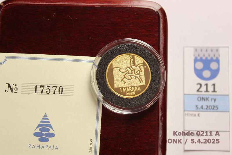 k-0211-a.jpg - Kohde 211 (kuva 1/2), lhthinta: 400 € / myyntihinta: 520 € 1 mk 2001 Au, 8,6g/750. Proof, laatikko, tod, kunto: 10