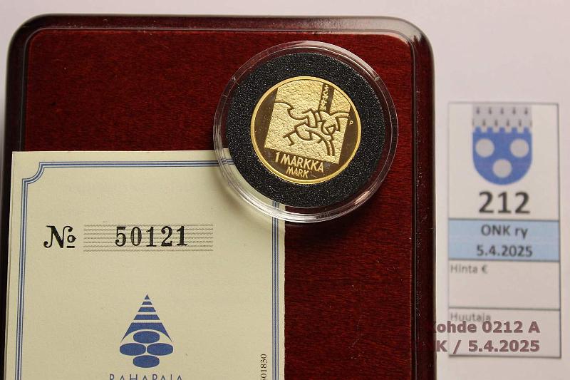 k-0212-a.jpg - Kohde 212 (kuva 1/2), lhthinta: 400 € / myyntihinta: 540 € 1 mk 2001 Au, 8,6g/750. Proof, laatikko, tod, kunto: 10