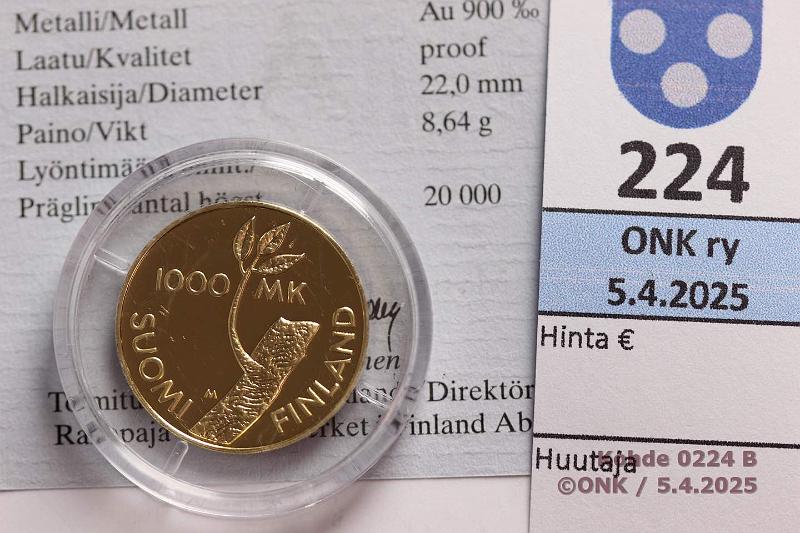 k-0224-b.jpg - Kohde 224 (kuva 2/2), lhthinta: 500 € / myyntihinta: 652 € 1000 mk 1997 Au, 8,64g/900. Proof, Itsenisyys 80v, kotelo, tod, kunto: 10