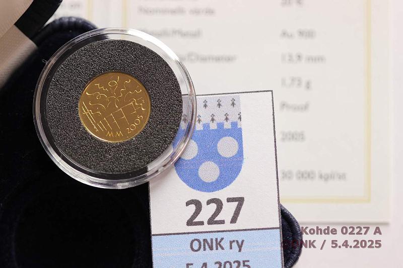 k-0227-a.jpg - Kohde 227 (kuva 1/2), lhthinta: 60 € / myyntihinta: 119 € 20 € 2005 Au, 1,73g/900. Proof, YU MM, kotelo, tod, kunto: 10