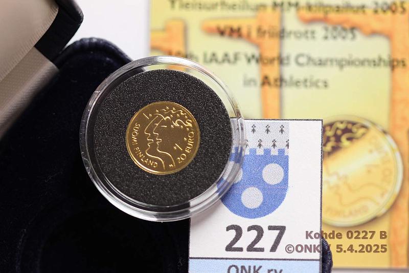 k-0227-b.jpg - Kohde 227 (kuva 2/2), lhthinta: 60 € / myyntihinta: 119 € 20 € 2005 Au, 1,73g/900. Proof, YU MM, kotelo, tod, kunto: 10
