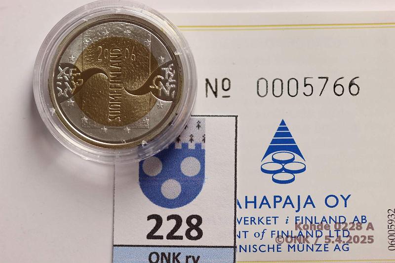k-0228-a.jpg - Kohde 228 (kuva 1/2), lhthinta: 190 € / myyntihinta: 415 € 50 € 2006 Au 5,175g / Ag 5,4575g. Proof, Suomen EU pj, laatikko, tod, kunto: 10