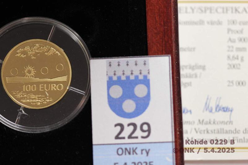 k-0229-b.jpg - Kohde 229 (kuva 2/2), lhthinta: 500 € / myyntihinta: 630 € 100 € 2002 Au, 8,64g/900. Proof, laatikko, tod, kunto: 10