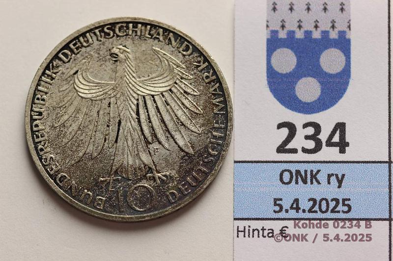 k-0234-b.jpg - Kohde 234 (kuva 2/2), lhthinta: 5 € / myyntihinta: 5 € Saksa 10 mk 1972 F KM#132 Ag, 15,5g/625, Mnchen 1972, Athleten. Patinaa, kunto: 6