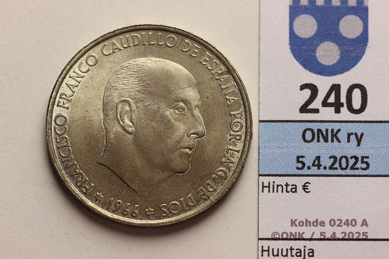 k-0240-a.jpg - Kohde 240 (kuva 1/2), lhthinta: 10 € / myyntihinta: 10 € Espanja 100 ptas 1966 KM#797 Ag, 19g/800. Francisco Franco, hieman patinaa, kunto: 9