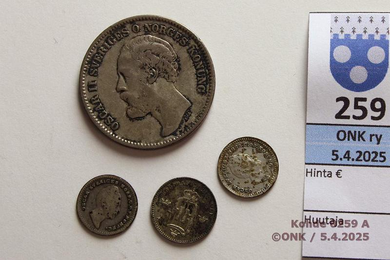 k-0259-a.jpg - Kohde 259 (kuva 1/2), lhthinta: 15 € / myyntihinta: 15 € Ruotsi (4) 1852-83 Ag, 1/32rd 1852, -53; 10 1883; 2k 1876, kunto: 3-6
