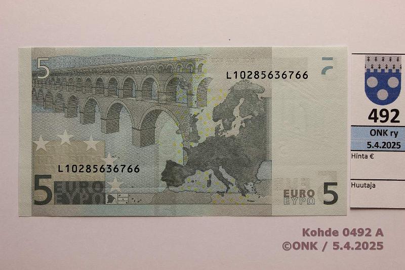 k-0492-a.jpg - Kohde 492, lhthinta: 32 € / myyntihinta: 32 € Suomi 1/2/L/E11 L10285636766 Tri E011 J2, harvinaisin Suomen 5€, kunto: 9