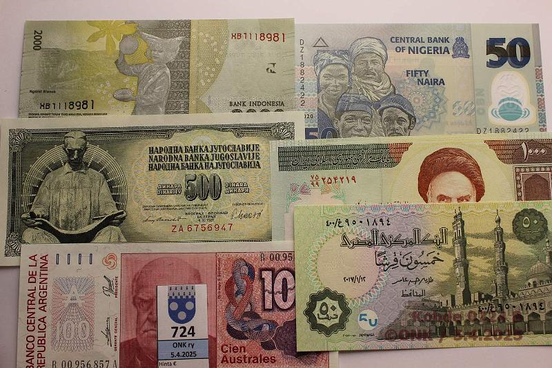 k-0724-b.jpg - Kohde 724 (kuva 2/2), lhthinta: 15 € / myyntihinta: 15 € Er korvaavia seteleit (15) 1981-2021 Argentiina 100a-89 P#327cr, Bhutan 10n-13 P#29br, Brasilia 50cr-90 P#223r, Egypti 50p-17 P#70, Indonesia 2000r P#155, Iran 1000r-92 P#143, Jugoslavia 500d-81 P#91br, Kongo 1c-97 P#80, Nigeria 50n-20 P#40, Serbia 20d-06 P#47r, Srpska 50000d-93 P#153, Syyria 100-21 P#113, Tansania 50s-10 P#40, Uzbekistan 3s-94 P#74r, Venezuela 1000b-17 P#95r, kunto: 9