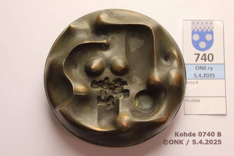 k-0740-b.jpg - Kohde 740 (kuva 2/2), lhthinta: 10 € / myyntihinta: 16 € Kauko Rsnen 1970 Mannerheimin Lastensuojeluliitto - Mannerheims Barnskyddsforbund, Lapsen oikeuksien puolesta 1920-1970, 642 g, 80 mm, kunto: 9