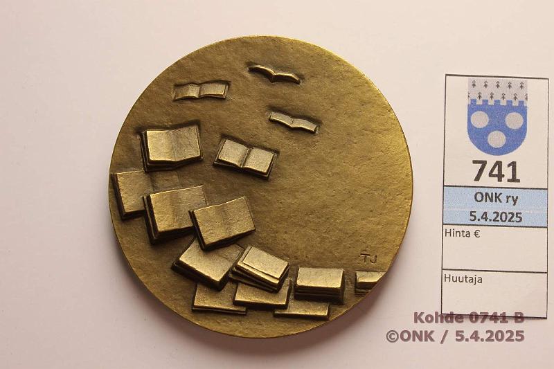 k-0741-b.jpg - Kohde 741 (kuva 2/2), lhthinta: 5 € / myyntihinta: 5 € Toivo Jaatinen 1982 Suomen aikakauslehdist 200 v (1782-1982), 227 g, 70 mm, Tillander, kunto: 9