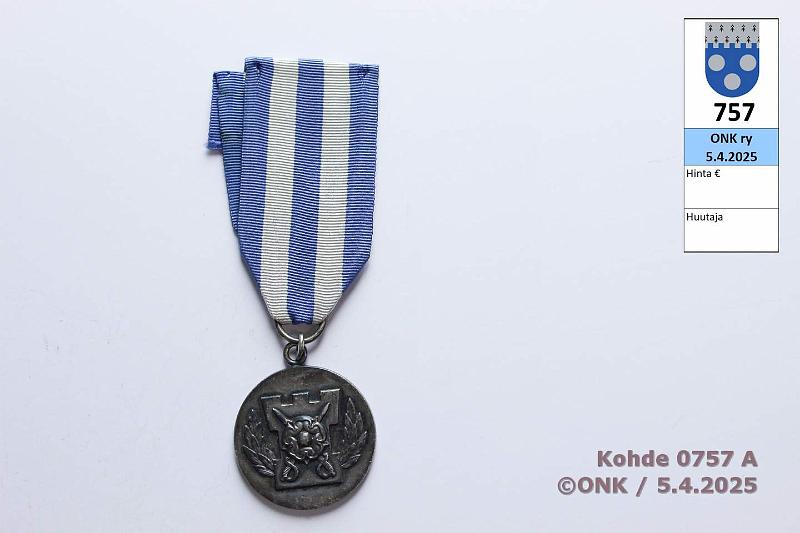 k-0757-a.jpg - Kohde 757 (kuva 1/2), lhthinta: 15 € / ei tarjouksia Upseeriliiton ansiomerkki Hopeinen 2.lk am, kunto: 7