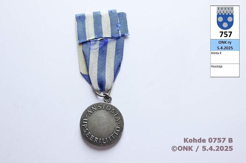 k-0757-b.jpg - Kohde 757 (kuva 2/2), lhthinta: 15 € / ei tarjouksia Upseeriliiton ansiomerkki Hopeinen 2.lk am, kunto: 7
