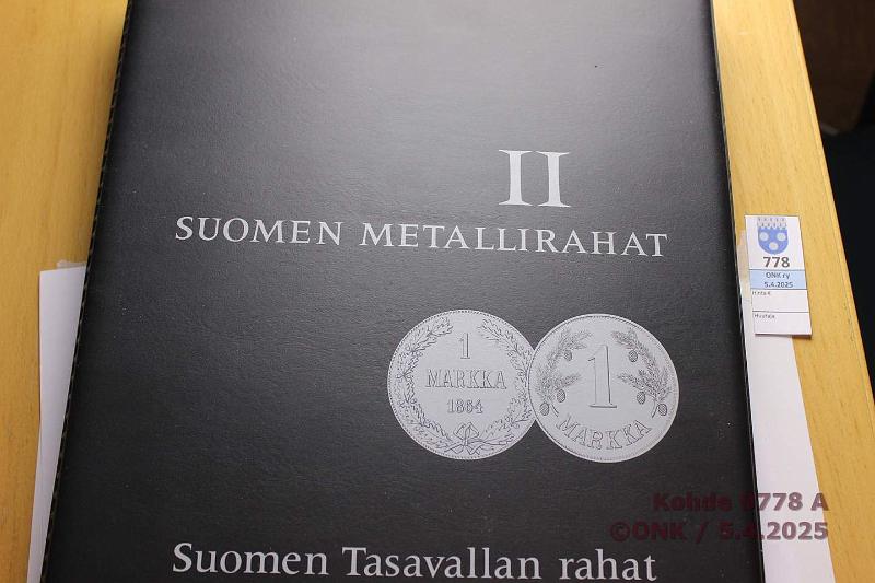 k-0778-a.jpg - Kohde 778 (kuva 1/3), lhthinta: 80 € / ei tarjouksia Suomi 2 -kansio (193) 1919-68 1p -19; 5p -19-43(15); 10p -23-45(12); 25p -21-45(16); 50p -23-47(13); 1mk -21, 28-52I(25), -52-62(12); 5mk -30-52I(17), -52-62(12); 10mk -28-39(5), -52-62(9); 20mk -34-39, -52, -54, -56, -57, -59, -61, -62; 50mk -53, -54, -58, -62; 100mk -56-59; 200mk -56, -58H; 500mk -52; 1000mk -60; 1p-50p -63-67(kaikki); 1mk -64-68. Kaikissa kansiohometta, posa normaalikuntoisia, uusimmissa joitain hyvi., kunto: 3-8