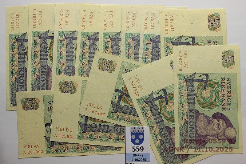 k-0559-b.jpg - Kohde 559 (kuva 2/2), l�ht�hinta: 55 &euro; / myyntihinta: 55 &euro; Ruotsi 5 kr (22) 1947-81, P#33, 50, 51 1947, -51, -52, 63(2), -70(2), -72, -73, -77(2), -78(4), -79, -81(6). Pakkasileit� 7 kpl, muut 4-8., kunto: 4-9