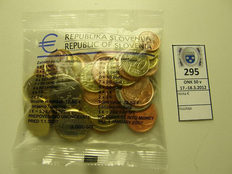 k-0295-a.jpg - Kohde 295, l�ht�hinta: 15 &euro; / myyntihinta: 21 &euro; Slovenia 2006 (44) nim.arvo 12, 52 &euro;, kunto: 9