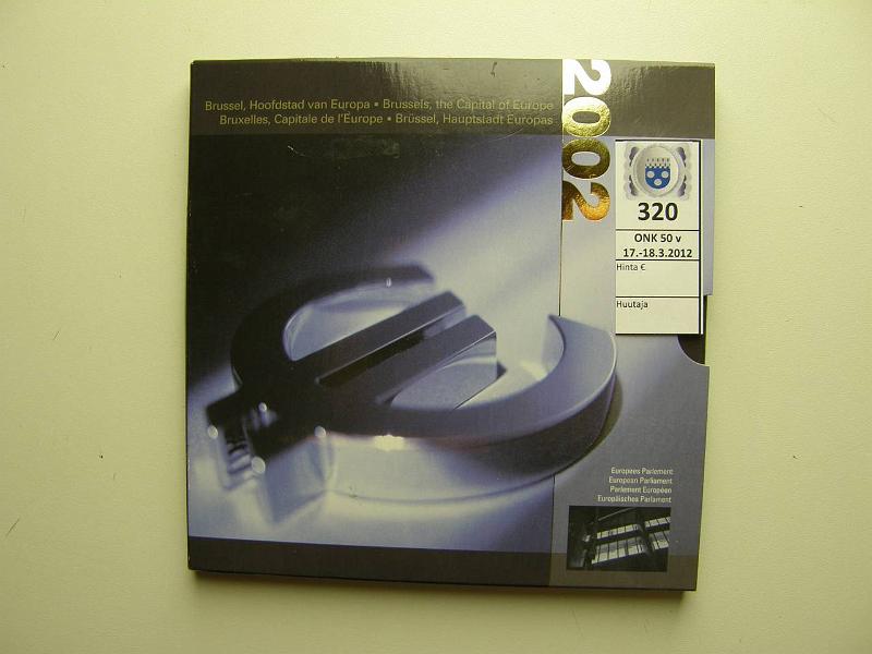 k-0320-a.jpg - Kohde 320, l�ht�hinta: 5 &euro; / myyntihinta: 21 &euro;  1999-2002 EU Brysselin senttisarja 2002: 12 EMU-maan 1+2 snt, jetoni, pahvikotelo, jossa omistustarra ja sis�lle teipattu tarkempi seloste senttikolikoista, kunto: 9