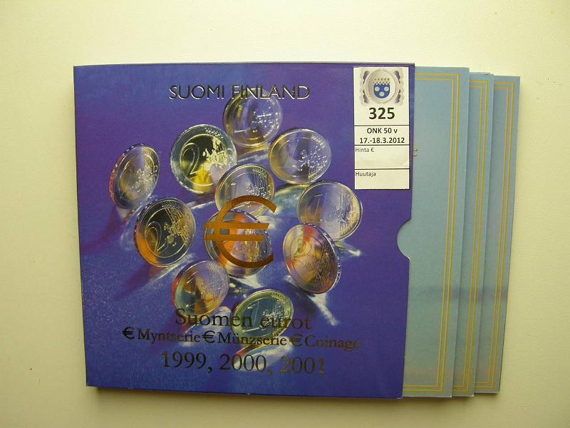 k-0325-a.jpg - Kohde 325, l�ht�hinta: 35 &euro; / myyntihinta: 38 &euro;  1999-2001 eurotripla kotelossa, kunto: 9