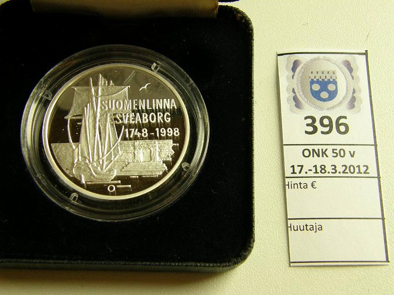 k-0396-a.jpg - Kohde 396, l�ht�hinta: 40 &euro; 100 mk 1998 Ag, Proof, Suomenlinna, laatikko, tod, kunto: 10