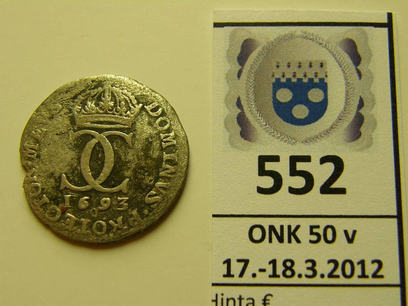 k-0552-a.jpg - Kohde 552, l�ht�hinta: 20 &euro; 5 �re 1693 KM#310 Ag, S.M., kunto: 2