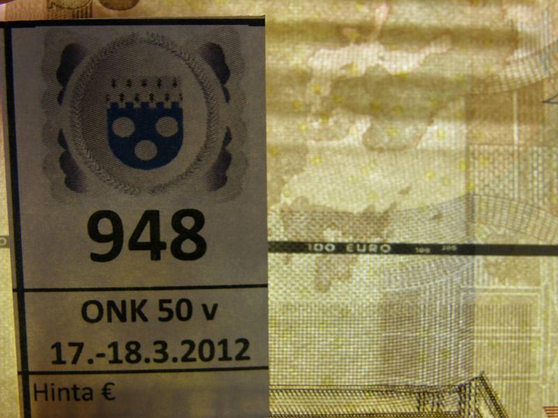 k-0948-b.jpg - Kohde 948 (kuva 2/2), l�ht�hinta: 350 &euro; Italia 4/2/S/J51 S30151744144 Tri J051 D1, virheellisesti 100 &euro; turvanauha, jonka alaosassa ryppy , kunto: 9